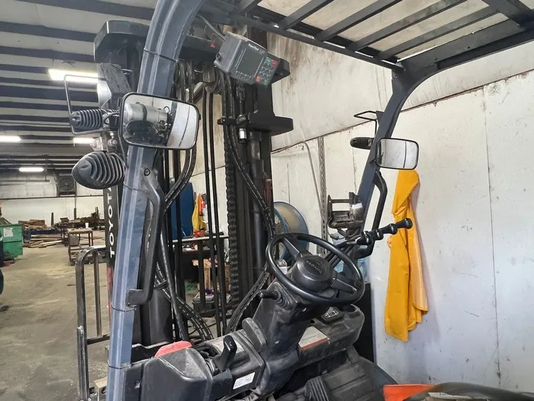14000 lb. Toyota #8FGC70U, forklift, 2017 - Image 4