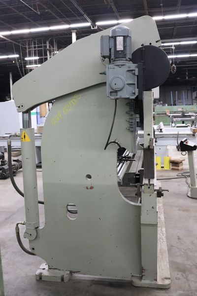 130 Ton, Accurpress #713012, Hydraulic Press Brake, Automec CNC150, 12' bed, 124" between housing, 14" open - Image 4