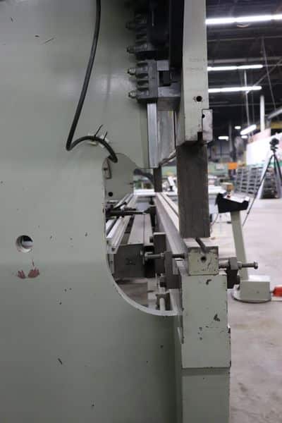 130 Ton, Accurpress #713012, Hydraulic Press Brake, Automec CNC150, 12' bed, 124" between housing, 14" open - Image 5