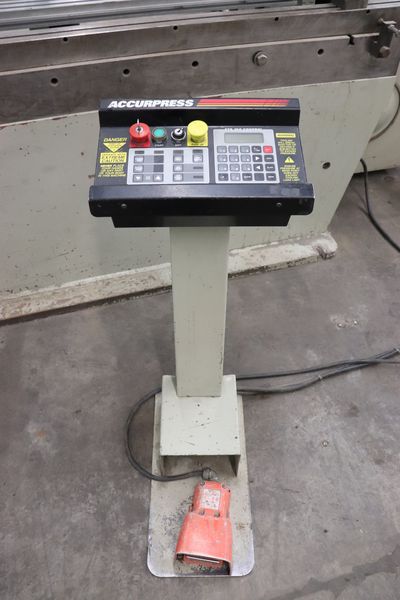 130 Ton, Accurpress #713012, Hydraulic Press Brake, Automec CNC150, 12' bed, 124" between housing, 14" open - Image 9