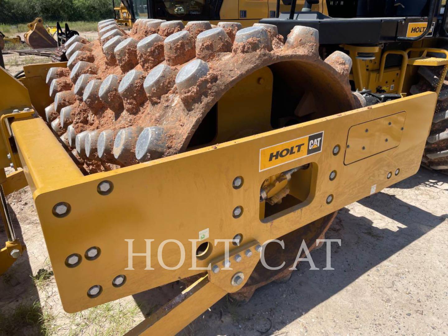 Caterpillar CP12, Vibratory Single Drum Pad, 168 hours, S/N: 74900104, 2024 - Image 8