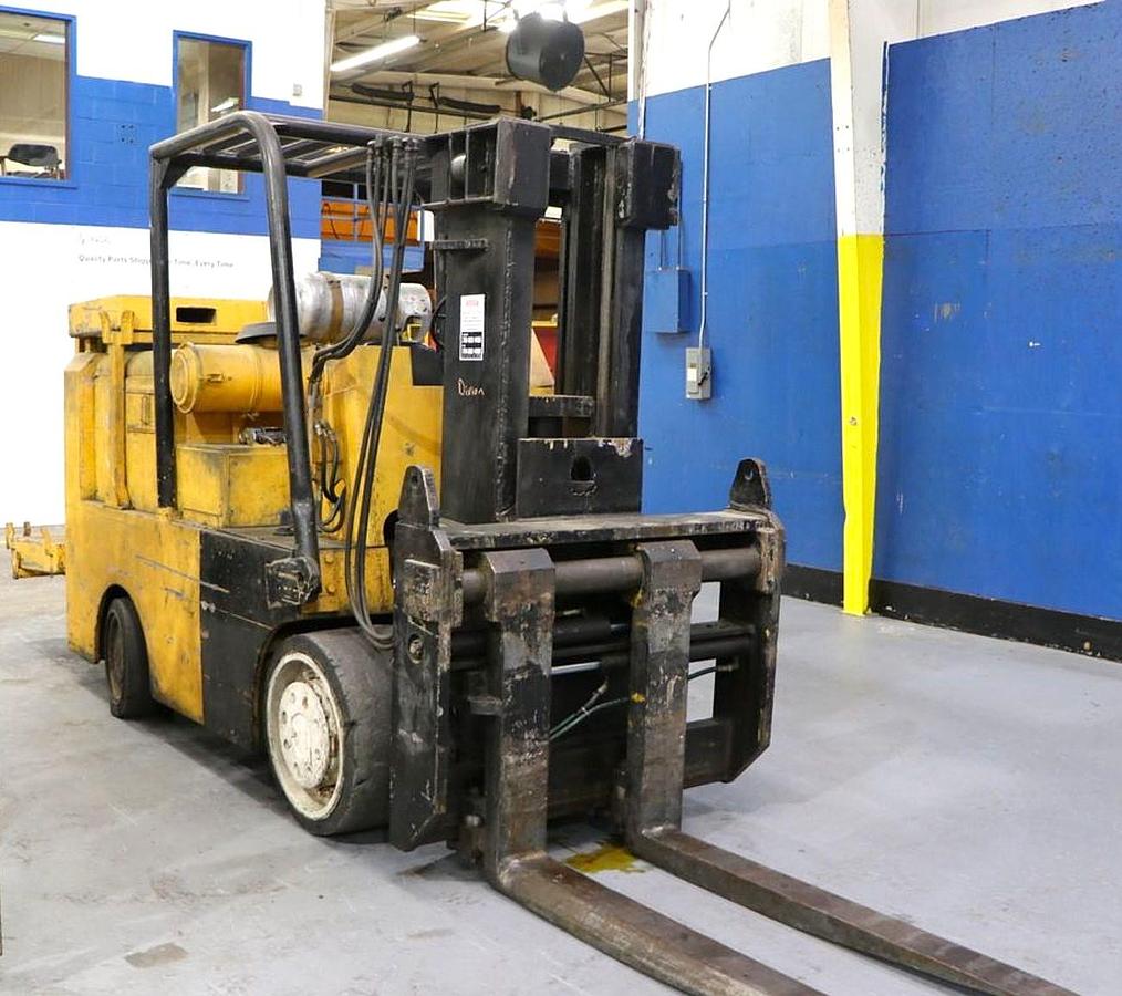 20600 lb. Silent Hoist #FKS12, Riggers Forklift, LPG Fueled, 4334 hours - Image 4