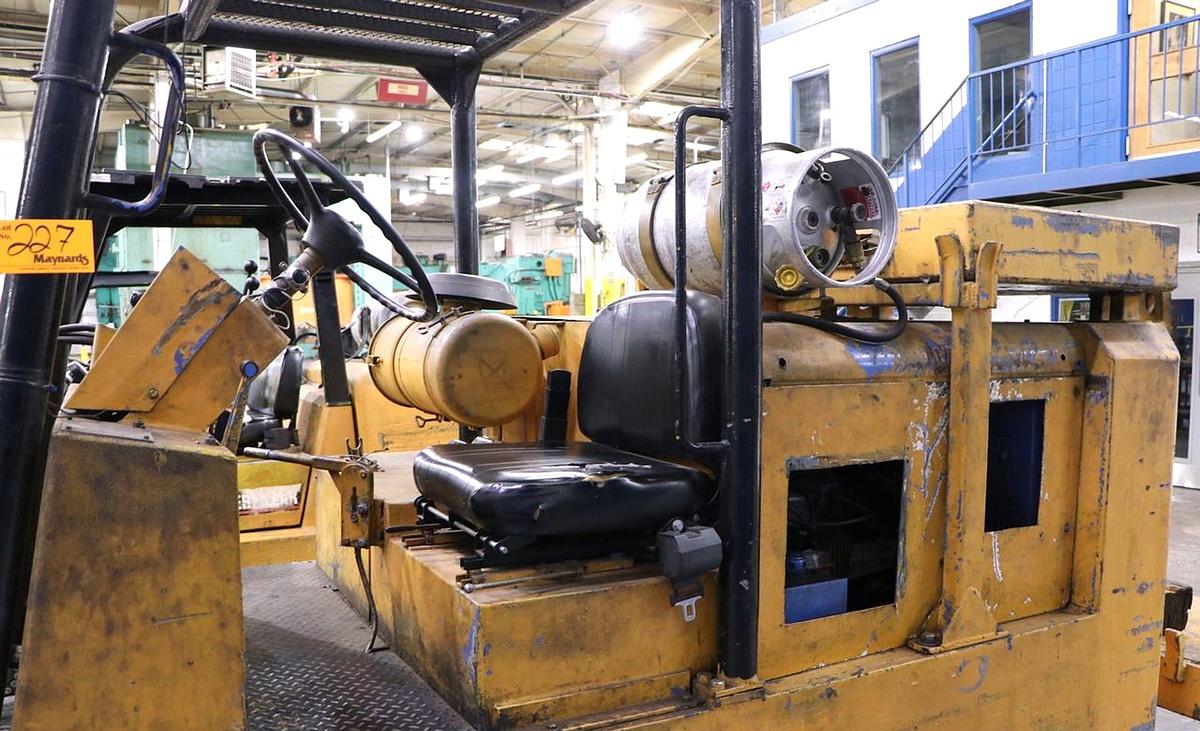 20600 lb. Silent Hoist #FKS12, Riggers Forklift, LPG Fueled, 4334 hours - Image 5