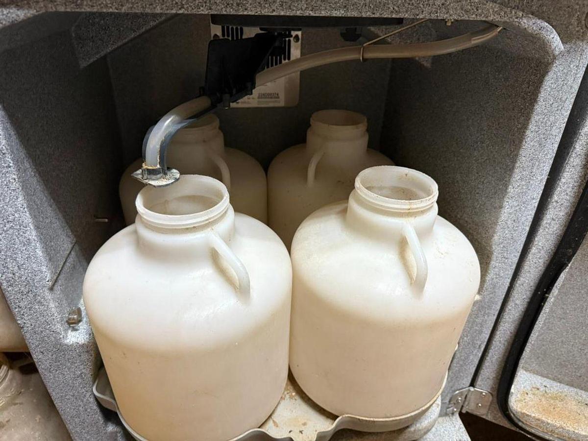 Teledyne ISCO #5800, Refrigerated Water Sampler, R-134A, -20&deg;F to 120&deg;F Temp., (4) Digital Alarm Outputs - Image 2