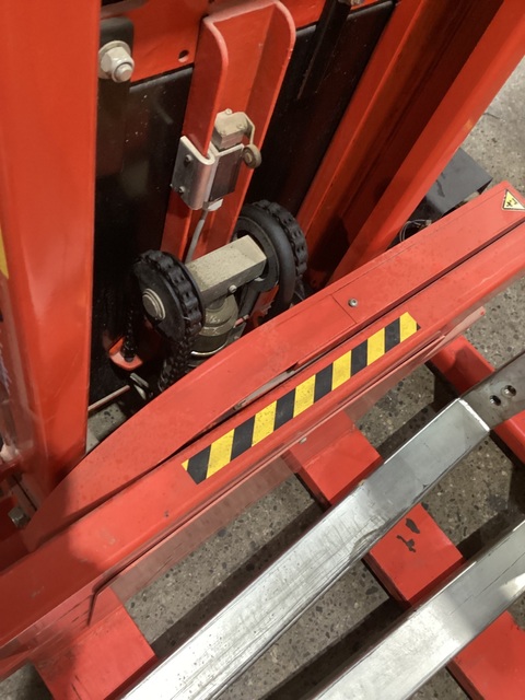 Interthor #ELFSR1001/890, Electric Powered Pallet Jack, 2011 - Image 8
