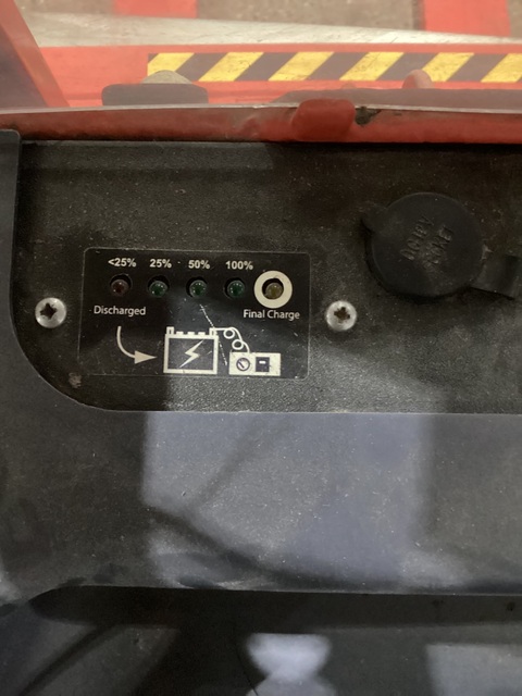 Interthor #ELFSR1001/890, Electric Powered Pallet Jack, 2011 - Image 10