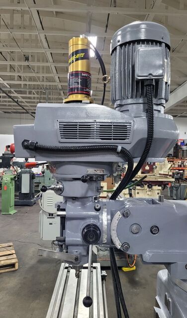 Acer #3CVS, vertical mill, 9" x42" tbl., 3 HP, 4500 RPM, R-8, X-Axis power feed, Newall digital read out - Image 8