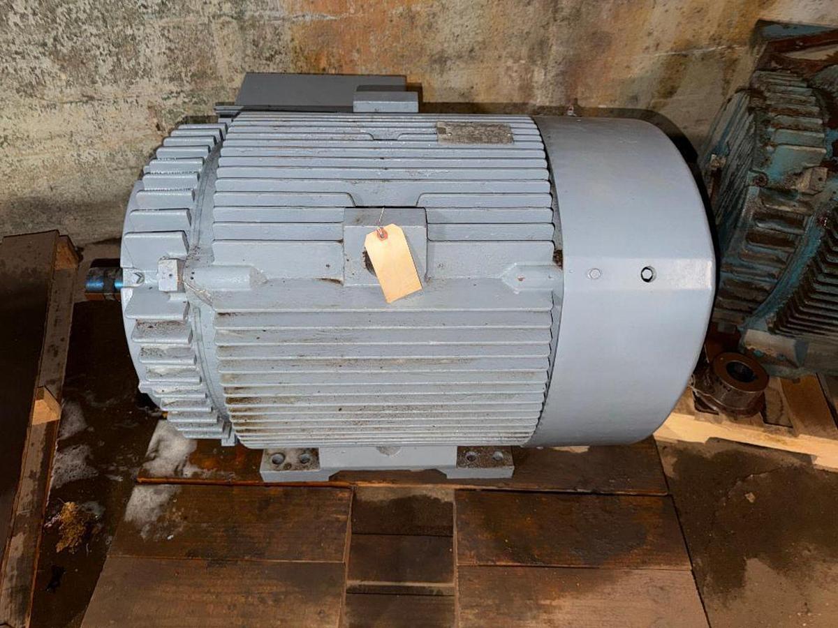125 HP 1490 RPM General Electric Motors, AC Motor, Frame 445TS, 575 Volts, 3PH - Image 2