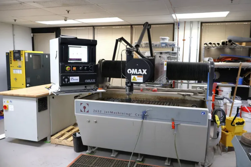 Omax #2652, waterjet cutting system with closed loop system, 52" x 26", 60000 psi, 2020 - Image 1