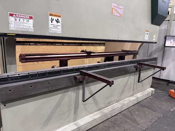 350 Ton, Accurpress #435012, hydraulic press brake, 12' overall, 126" between housing, 12" stroke, 10"-20" - Image 7