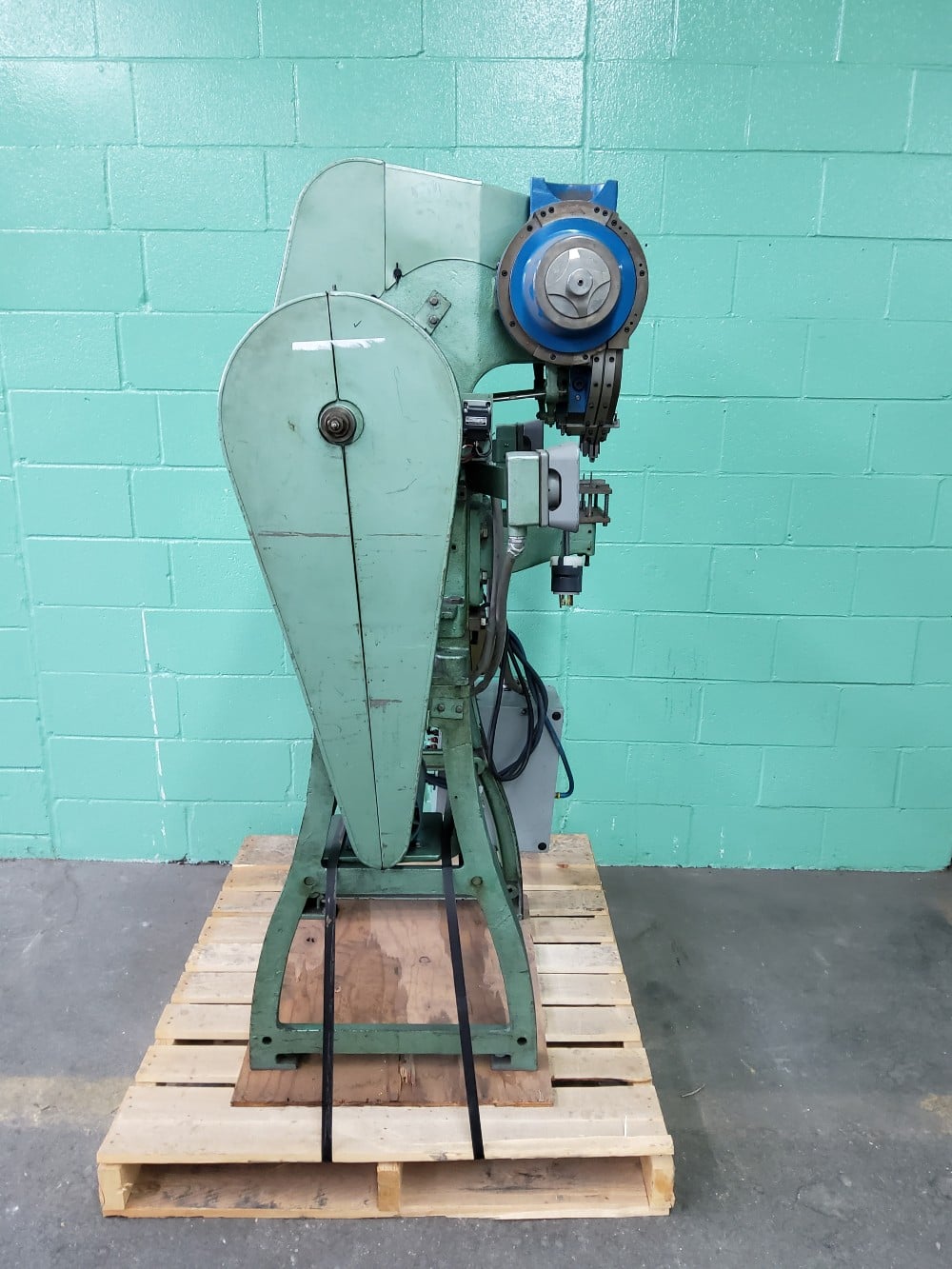 Chicago #722, double rivet machine, S/N 1347-DS - Image 2