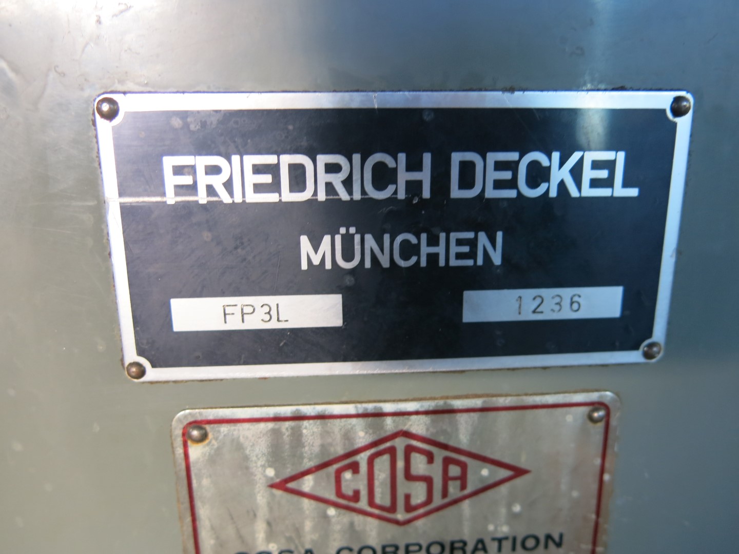 Deckel #FP3L, universal milling machine, 20-1/2" x39-1/8" table, tilting table, #40 taper - Image 5