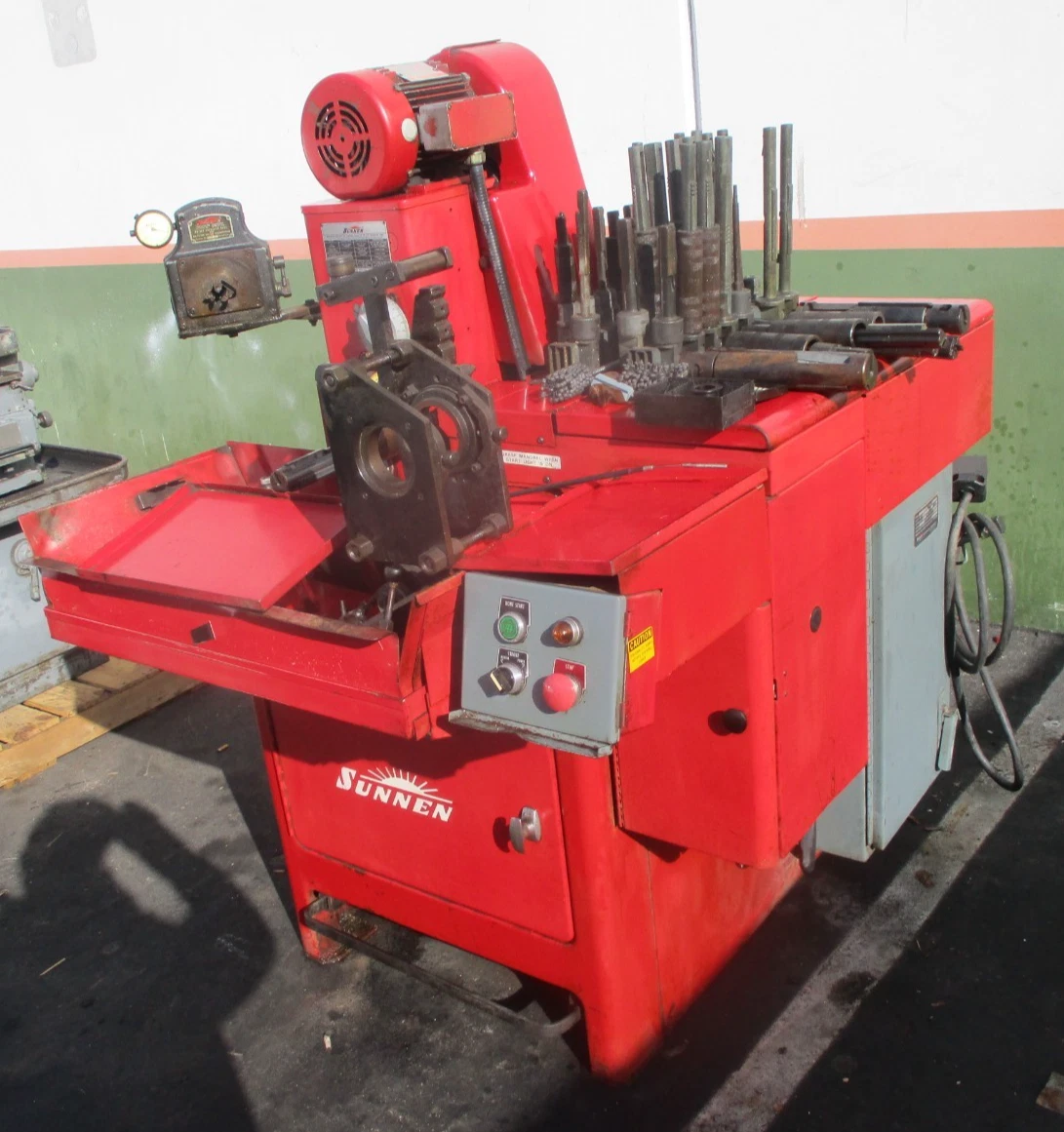Sunnen #LBB-1810, power stroke hone w/ tooling & gage - Image 1