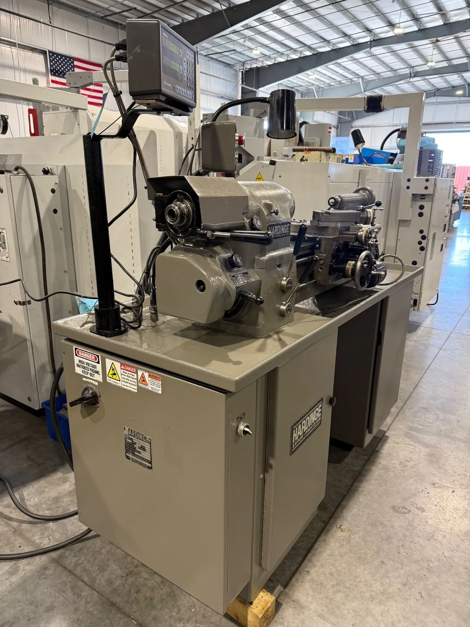 11" x 18" Hardinge #HLV-H, precision tool room lathe, 1.25" hole, Mitutoyo 2-Axis digital read out, 1988 - Image 4
