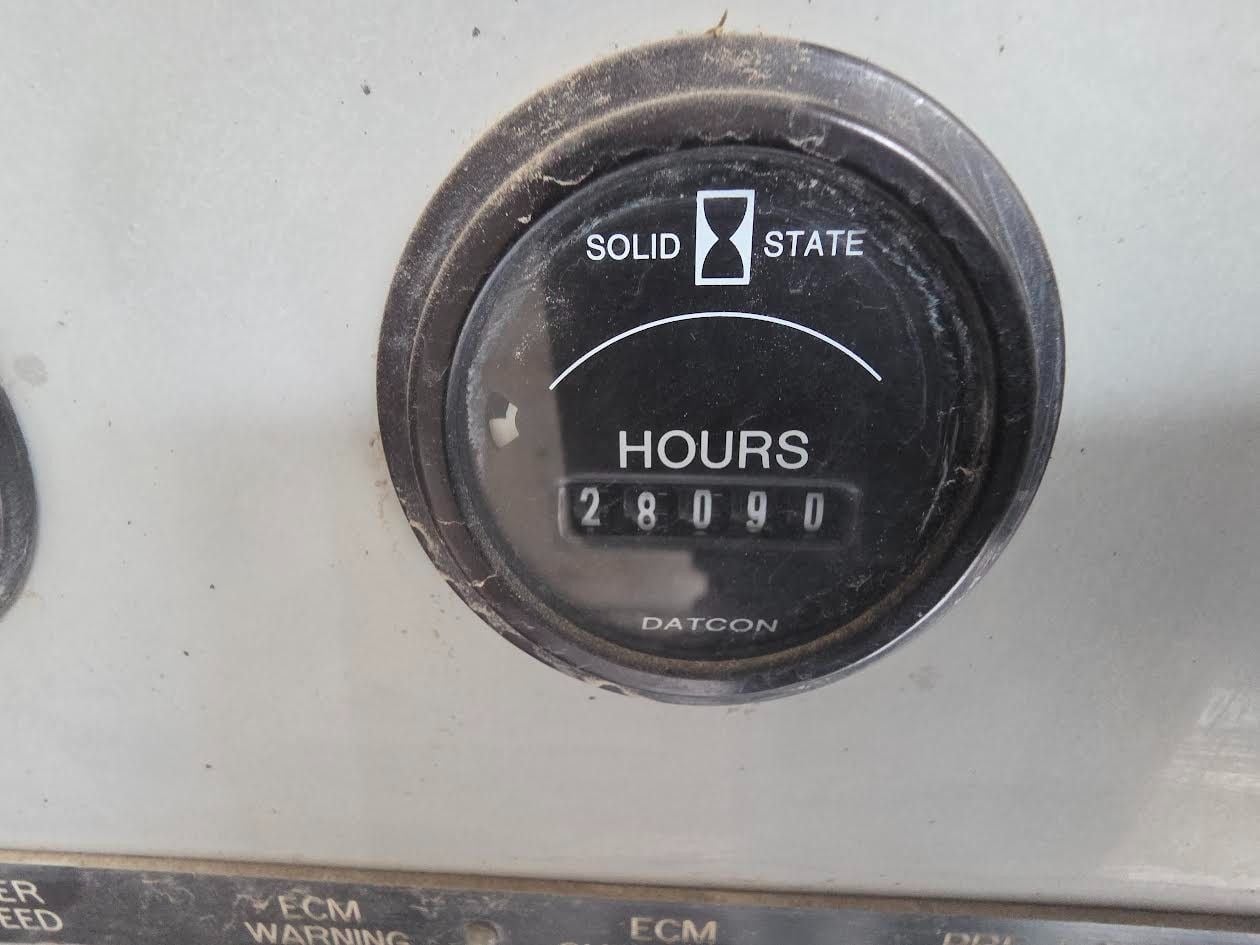 1000 KW Cummins, diesel generator set, 600 Volts, 3-phase, 1490 HP @ 1800 RPM, QST30-G5 engine - Image 5