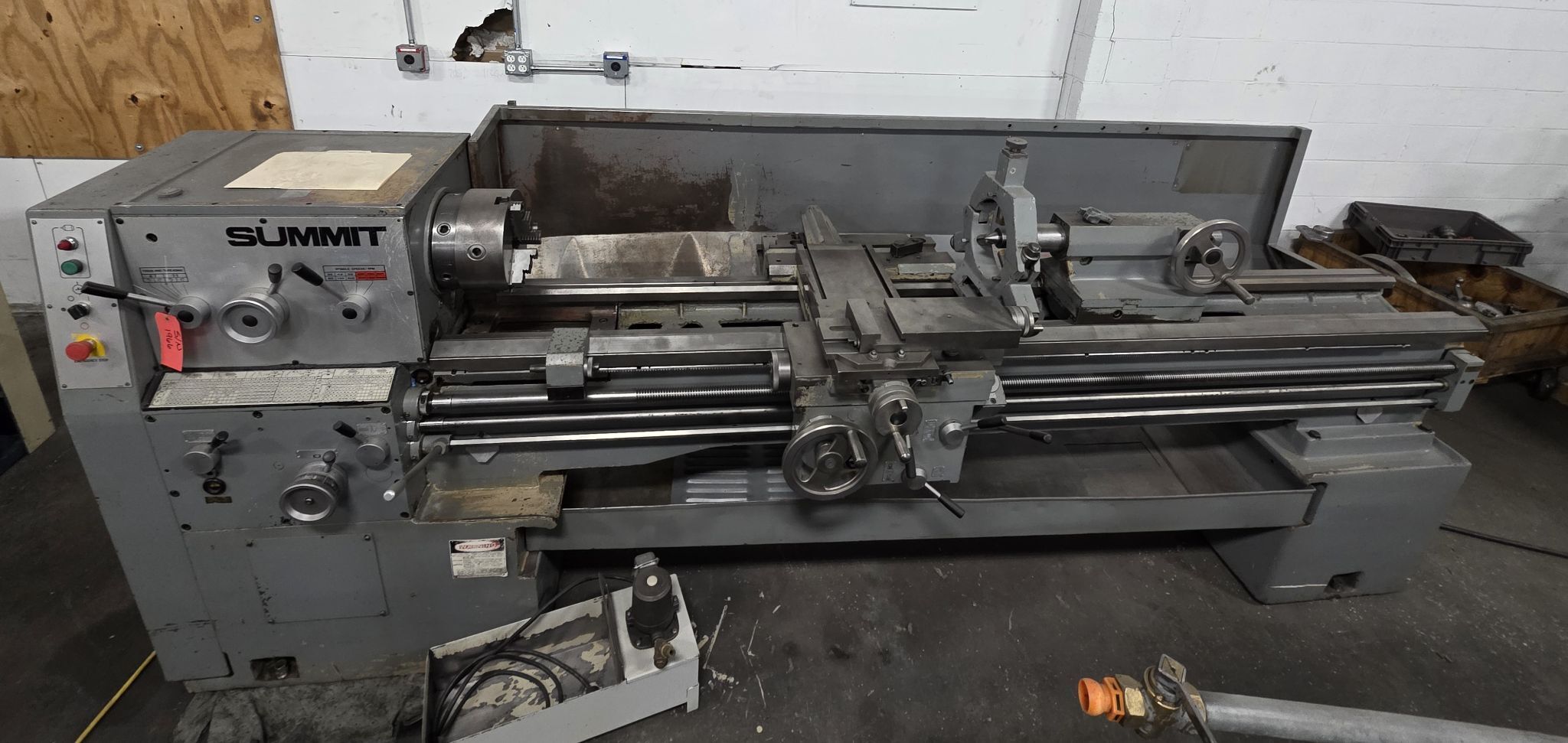18"/26" x 80" Summit #18-3X80, gap bed engine lathe, 10" 3-jaw chuck, 3" hole, D1-8 Camlock, 4-way toolpost - Image 1