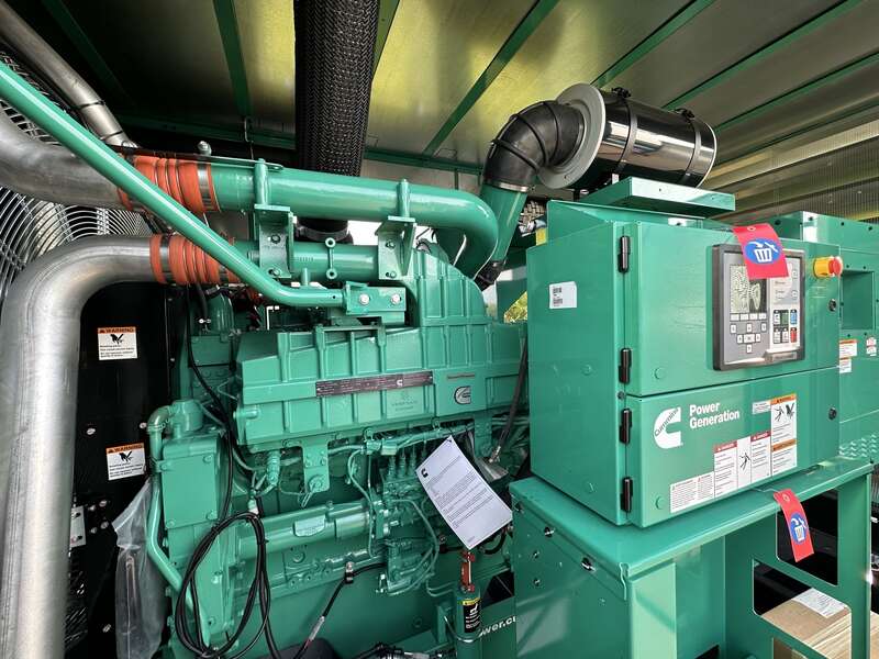 1000 KW Cummins #DQFAD, diesel generator set, 277/480 Volts, QST30-G5 NR2 engine, EPA Tier 2, sound - Image 7