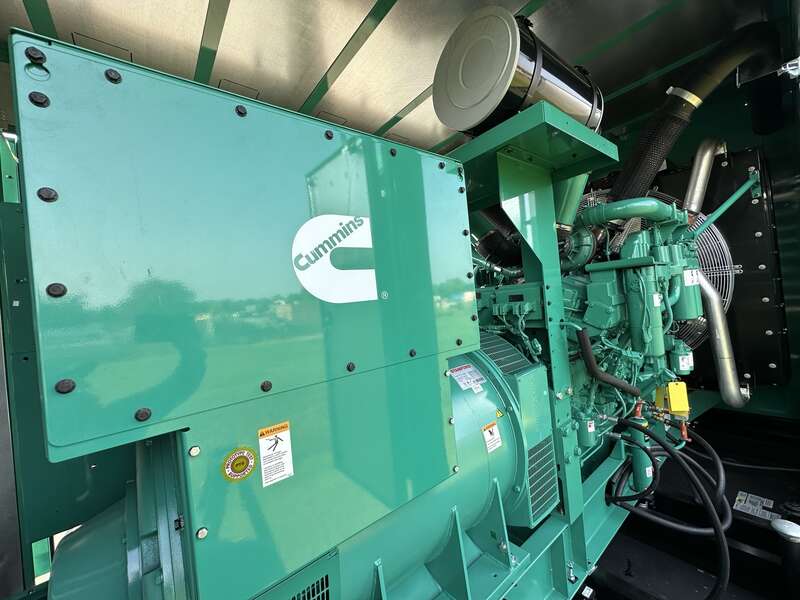 1000 KW Cummins #DQFAD, diesel generator set, 277/480 Volts, QST30-G5 NR2 engine, EPA Tier 2, sound - Image 9