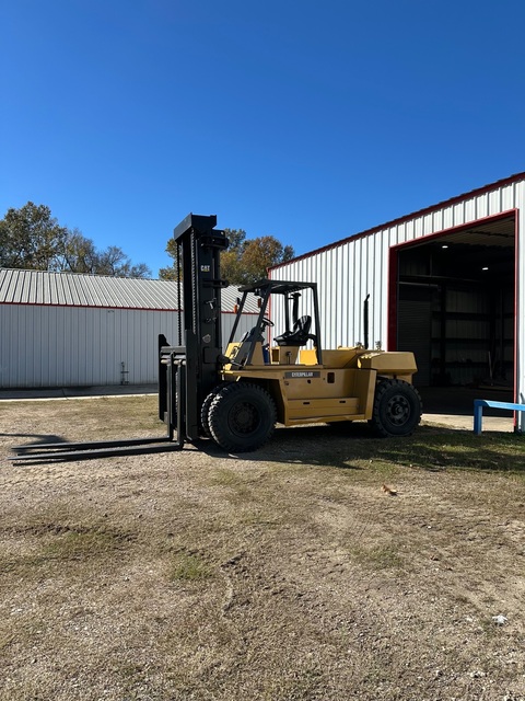 33000 lb. Caterpillar #DP150, Forklift, 2-Stage Mast, 96" Forks - Image 2