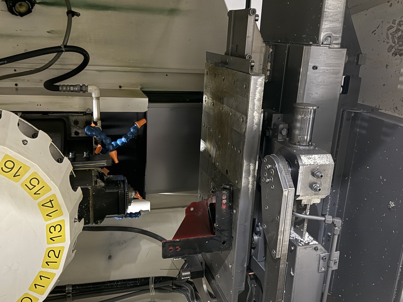 Fanuc #A-T21IFL, drill & tap, 21 ATC, 27.5" X, 15.75" Y, 13" Z, 5-Axis, 10k RPM, Fanuc 31i-A5, probe, mist - Image 4
