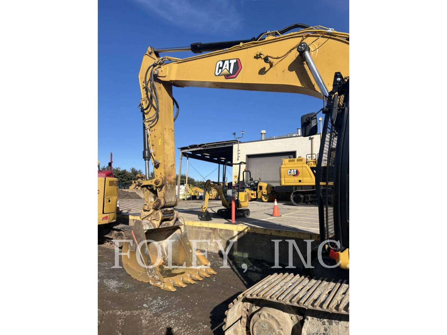 Caterpillar 330-07, Crawler Excavator, 1681 hours, S/N: LHW30241, 2023 - Image 8