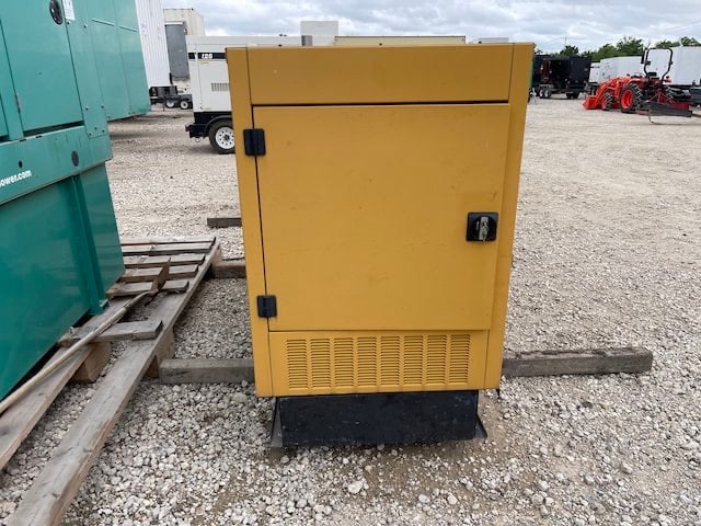 100 KW Olympian #G100F1, Standby, Weather, 277/480 Volts, 620 Hrs., 2000, $24.5k - Image 4