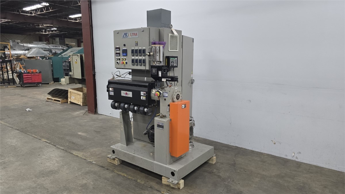 1.25" American Kuhne, extruder, 30:1 L/D ratio, 42" centerline, rectangular feed throat, Eurotherm 3208 temp - Image 3