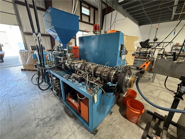 2.44" Maplan #DSK62, counter rotating conical twin screw extruder, 40 HP, 1990 - Image 4