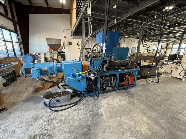 2.44" Maplan #DSK62, counter rotating conical twin screw extruder, 40 HP, 1990 - Image 7