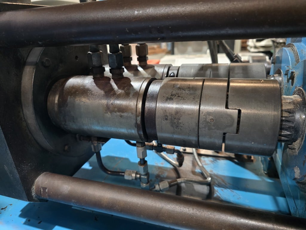2.44" Maplan #DSK62, counter rotating conical twin screw extruder, 40 HP, 1990 - Image 10