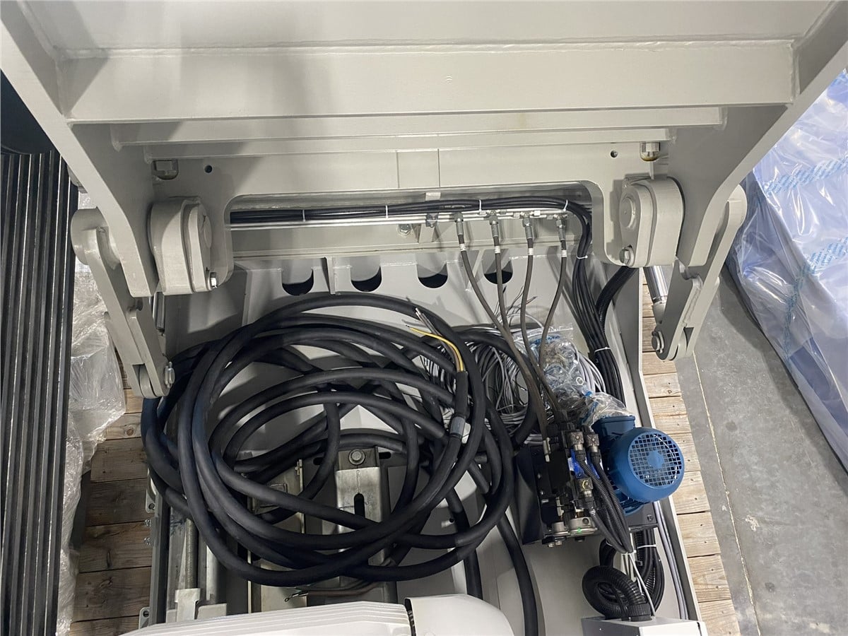 31" x 45" New Zerma #GHS800/1200, heavy duty granulator, S7-3, 7 knife rotor, 180 HP - Image 6