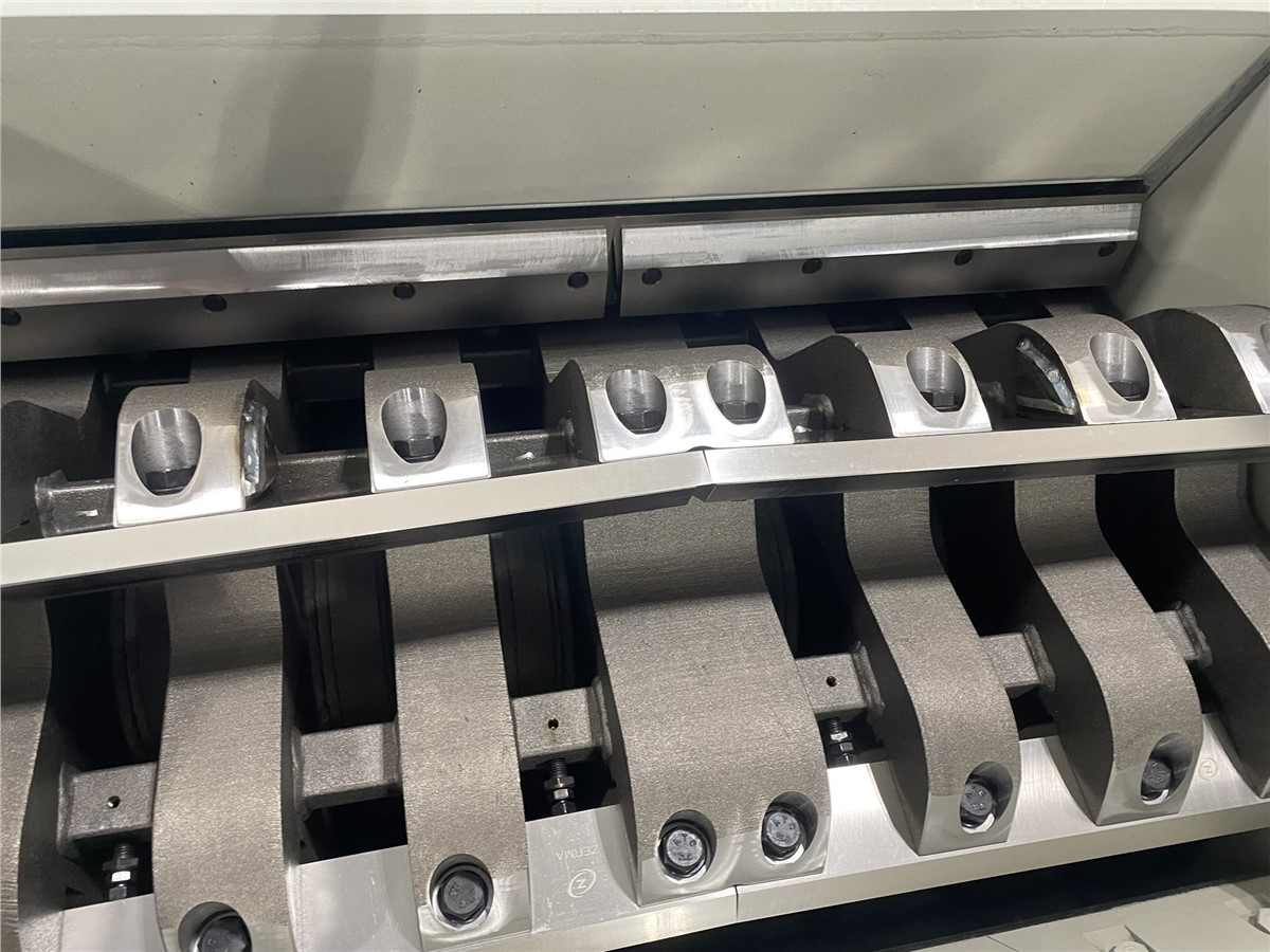 31" x 45" New Zerma #GHS800/1200, heavy duty granulator, S7-3, 7 knife rotor, 180 HP - Image 10