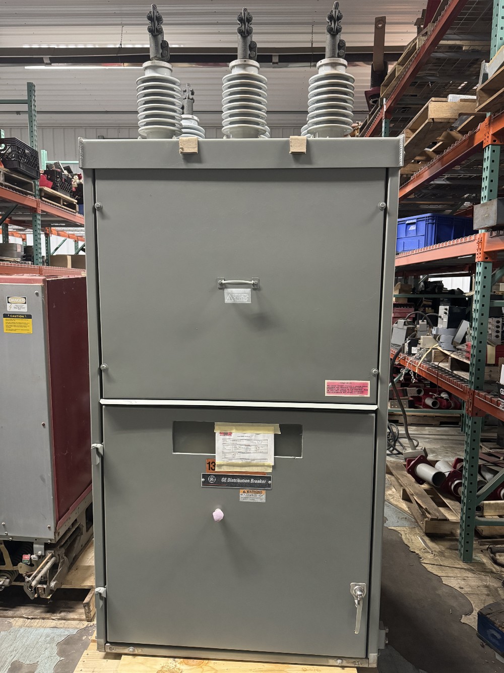 1200 Amps, General Electric Substation Breaker 15.5 KV - Image 1