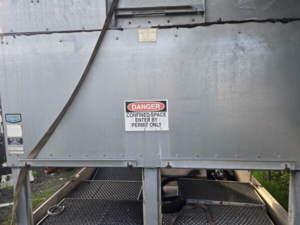 165 Ton, Evapco #AT19-88, cooling tower, 7.5 HP Baldor motor, Fr.213T - Image 3