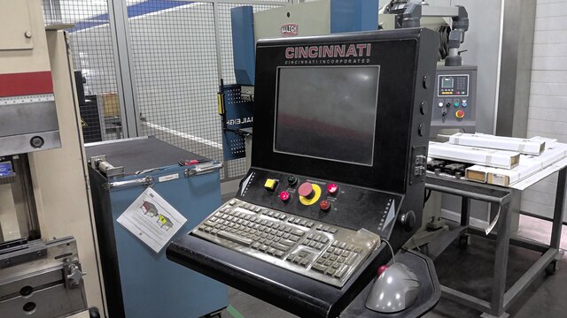 175 Ton, Cincinnati #1750AF10-Plus-Autoform, CNC Hydraulic Press Brake, 144" bed & ram, 126.5" between - Image 2