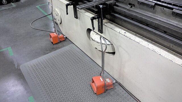 175 Ton, Cincinnati #1750AF10-Plus-Autoform, CNC Hydraulic Press Brake, 144" bed & ram, 126.5" between - Image 3