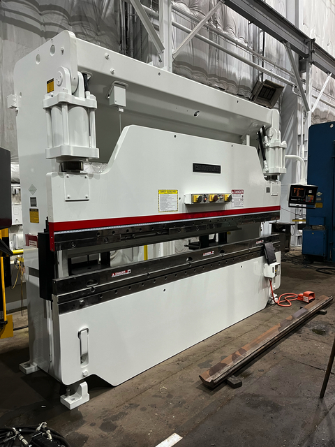 135 Ton, Cincinnati #135CB, 3-Axis CNC press brake, 12' overall, 126-3/4" between housing, 8" stroke, 7" - Image 2