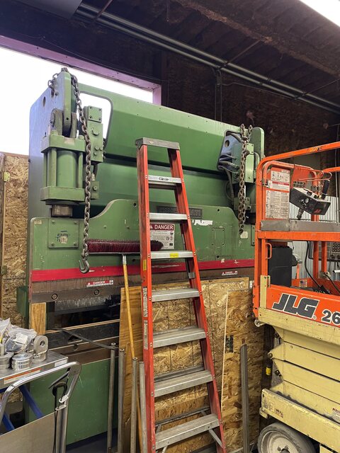 90 Ton, Cincinnati #90CBII, CNC press brake, 8' overall, 102-3/4" between housing, 8" stroke, 7" throat - Image 1
