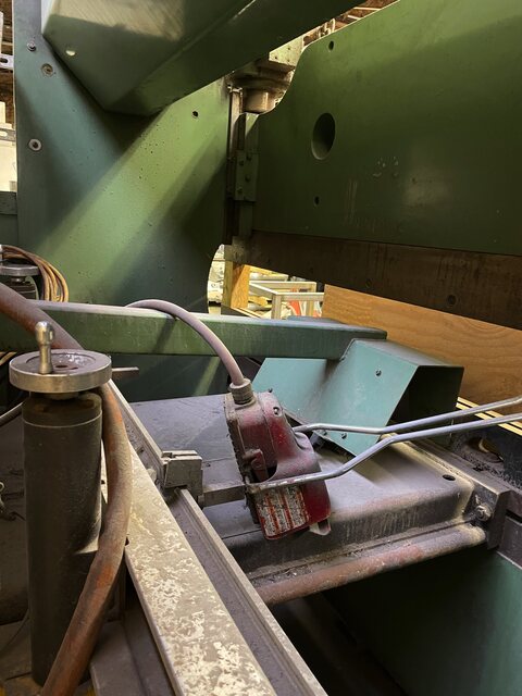 90 Ton, Cincinnati #90CBII, CNC press brake, 8' overall, 102-3/4" between housing, 8" stroke, 7" throat - Image 2