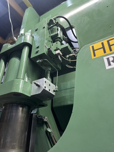 175 Ton, Cincinnati #175AF12 Autoform, CNC hydraulic press brake, 14' overall, 150-1/2" between housing, 10" - Image 3