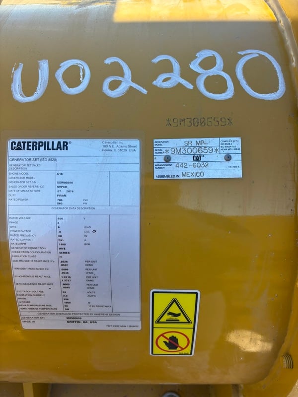 565 KW, 1800 RPM, Caterpillar #SR4, generator end, 690 Volts, sound attenuated enclosure 0 - Image 3