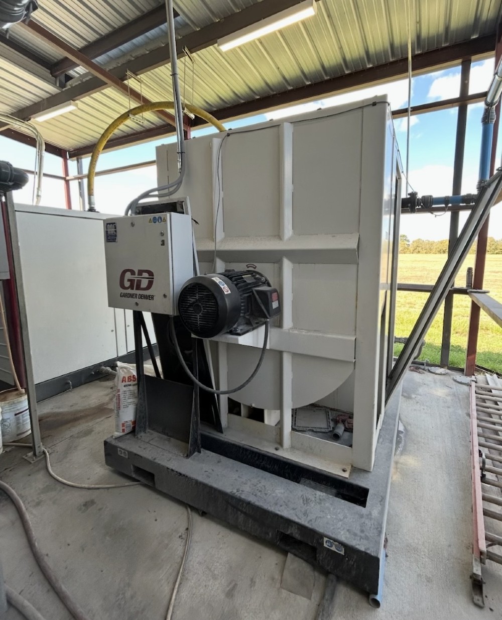1728 cfm, 100 psi, Gardner Denver #VST225-260A, rotary screw air compressor, 300 HP, variable speed, 2016 - Image 2