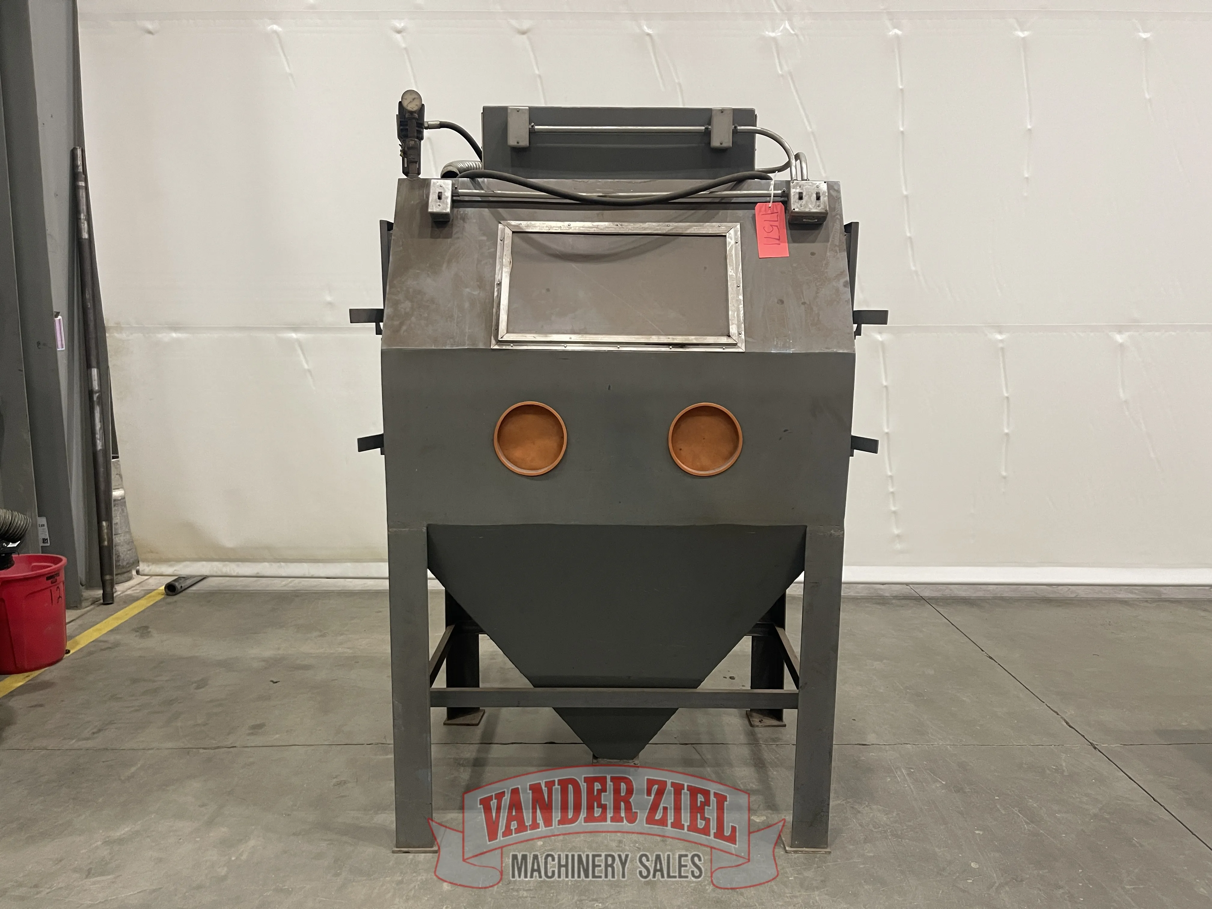 Sandblast Cabinet - Image 1