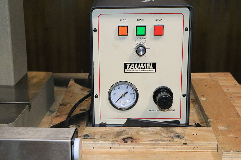Taumel #T-251-8728, riviter, .250" capacity, 1-1/4" stroke, 4.1" throat, easy height adj., 2012 - Image 6