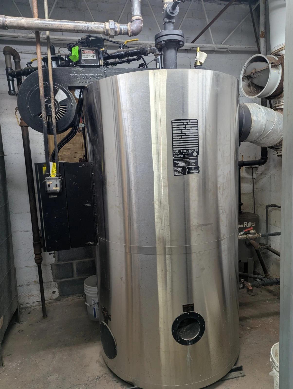 30 HP 150 PSI Fulton Classic #FB-030-A, Vertical Tubeless Steam Boiler, Natural gas, 1005000 BTUH, 1085 PPH - Image 1