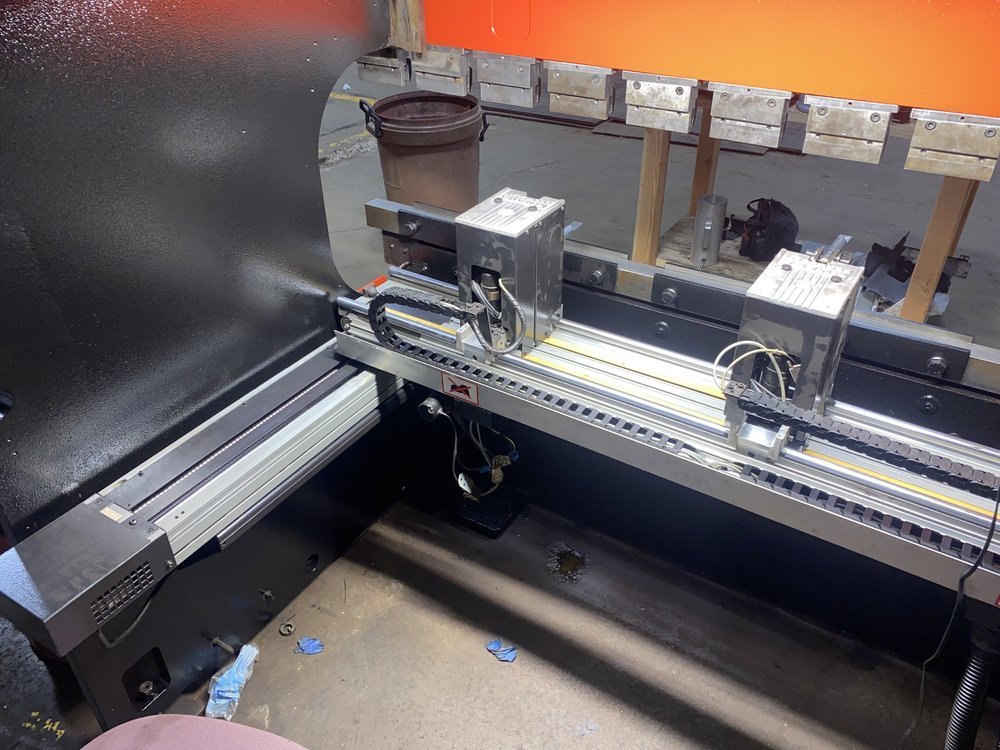 88 Ton, Amada #HFB-8025, CNC poress brake, 8.3'OA, 83" between housing, 7.8" stroke, 16.5" throat, 18.5" - Image 4