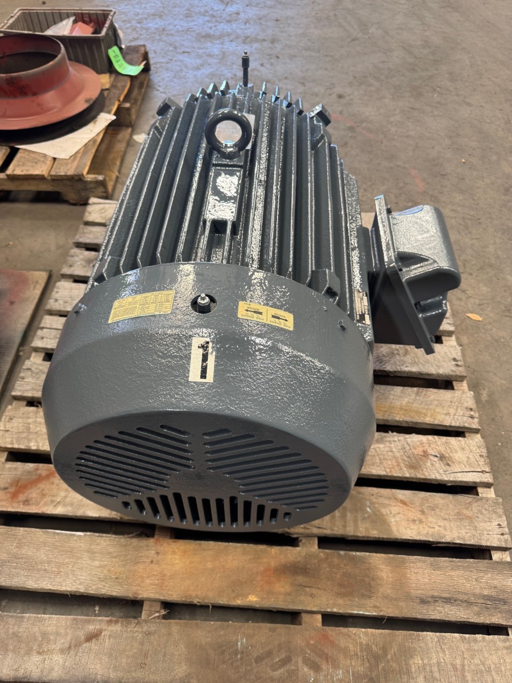 100 HP 3560 RPM Toshiba, Frame 405TS, TEFC, 460 Volts, 112a, type: tkkh, REFURBISHED - Image 5