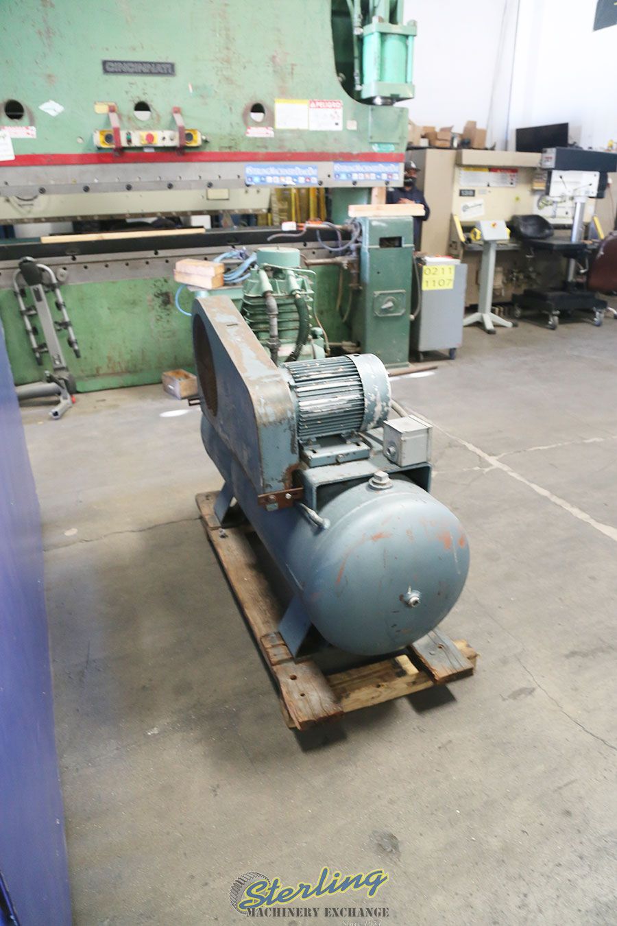 5 HP Speedaire #32492, air compressor, 220 V., 3-phase, 80 gallon horizontal tank - Image 3