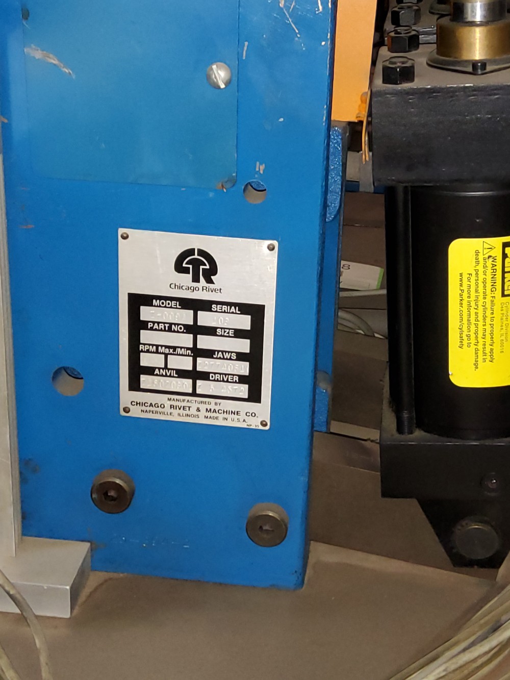 Chicago #Z009A, double air machine, 1/8" rivets - Image 5