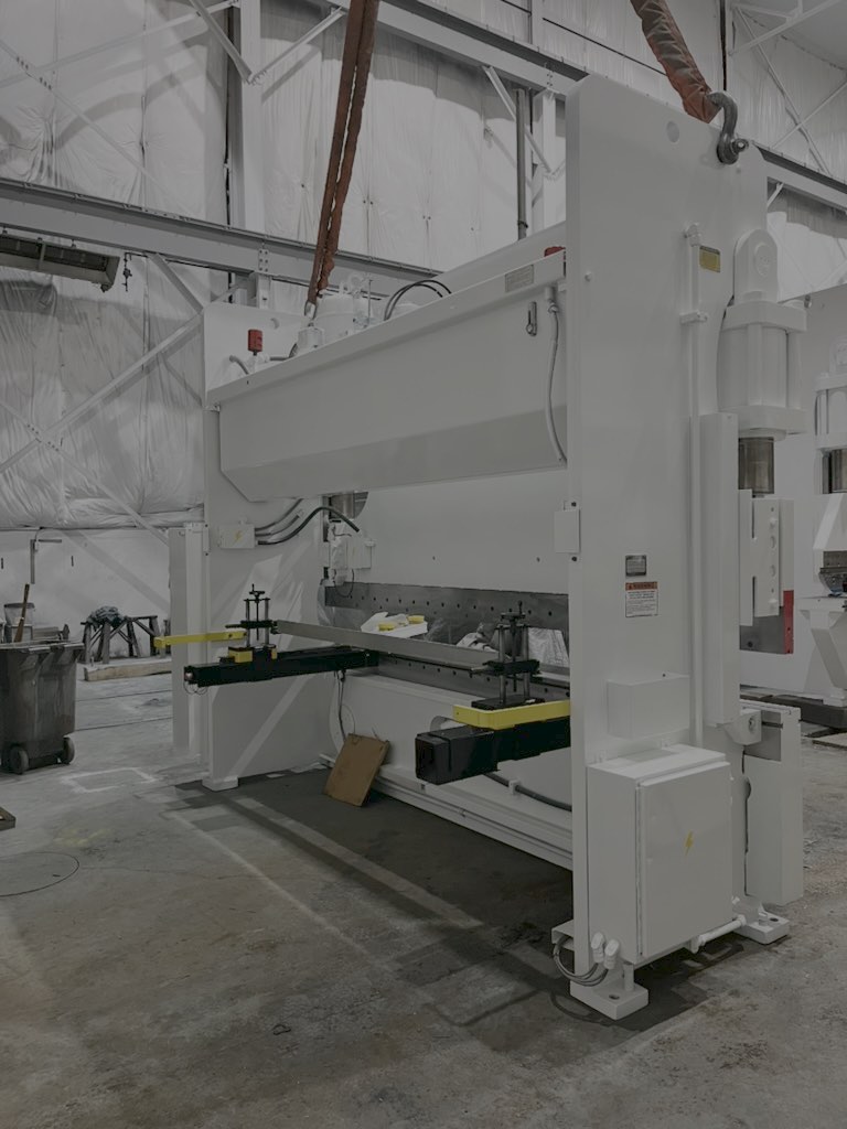 230 Ton, Cincinnati #230FMII, CNC Hydraulic Press Brake, 12" bed, 10' 6.5" between housings, 19" open height - Image 3